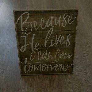 Gently used tabletop decor